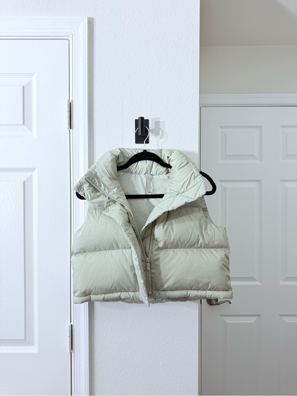Lululemon Cropped Puffer Vest – Size 4